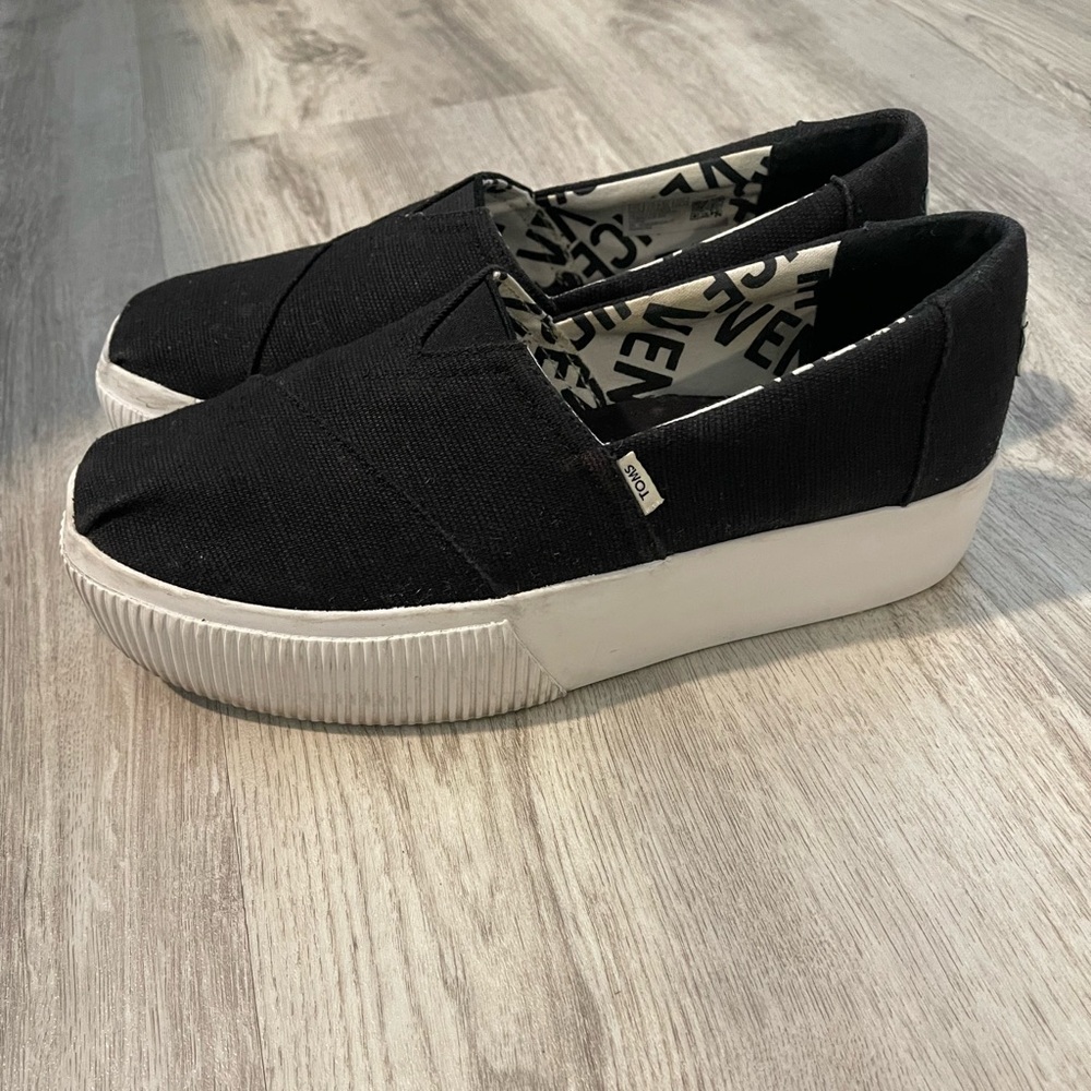 Women’s Tom Shoes